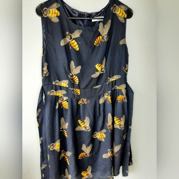 La Soul Dresses & Skirts - LA Soul Bee dress size Large